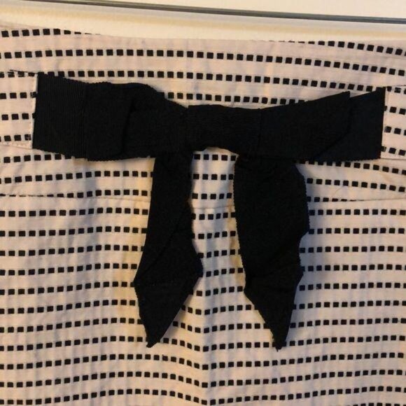 Black & White Forever 21 Pencil Skirt With Bow Detail & Textured Square Pattern - Picture 3 of 6